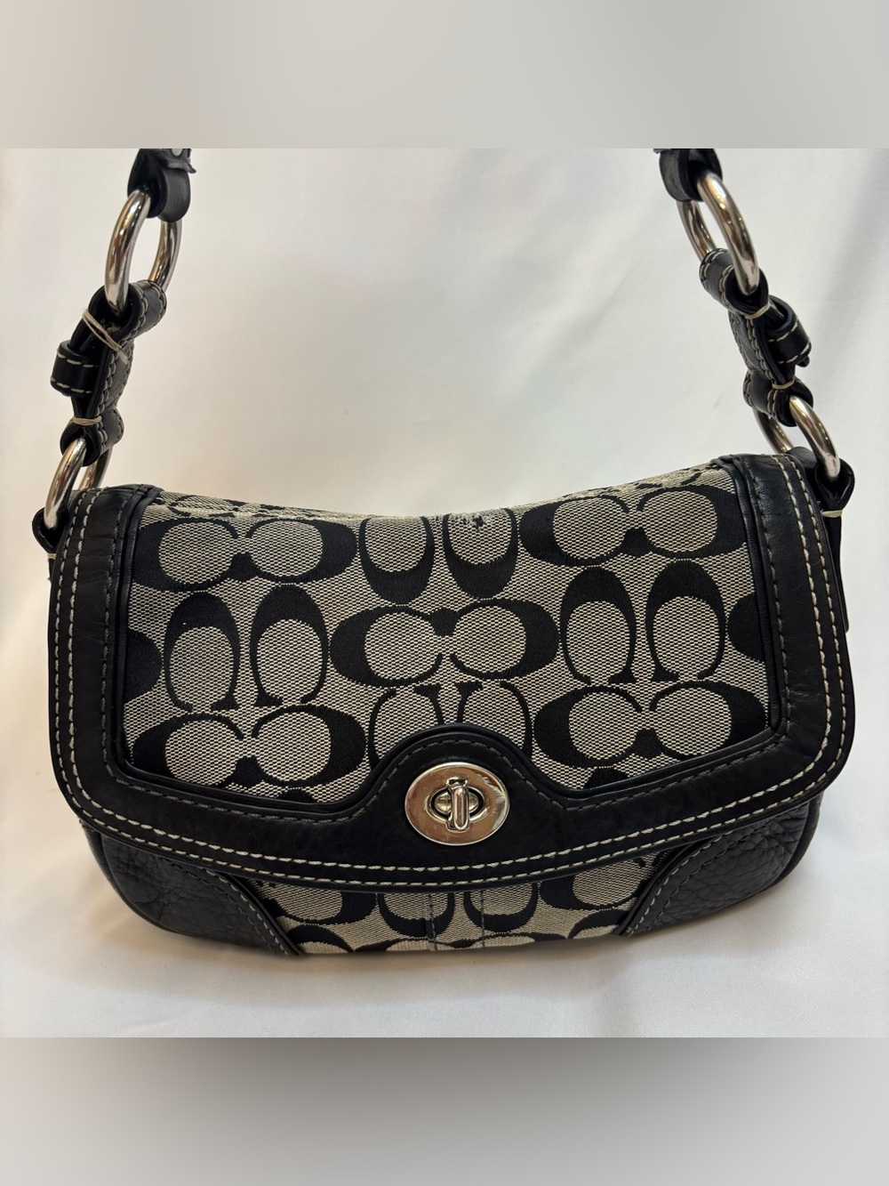 Vintage  Chelsea Signature Turnlock Shoulder Bag Black Jacquard Y2K